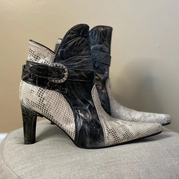 ❤️ Dos de Oro Boots - Picture 13 of 16